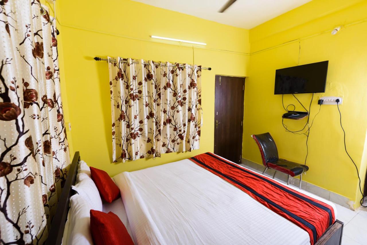 Sterling Baishakhi Hotel Calcutta Exterior foto
